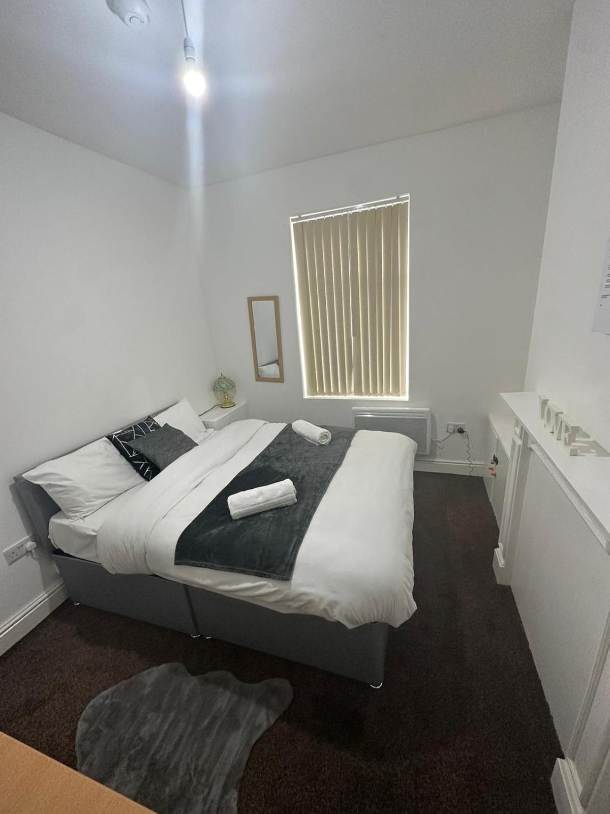 Dans Place Manchester Extérieur photo